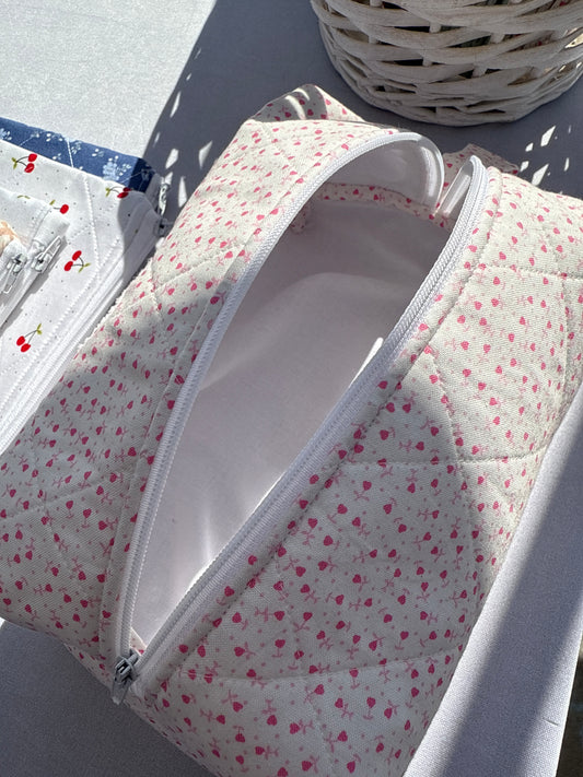 DISCOUNT Pink Hearts Makeup bag